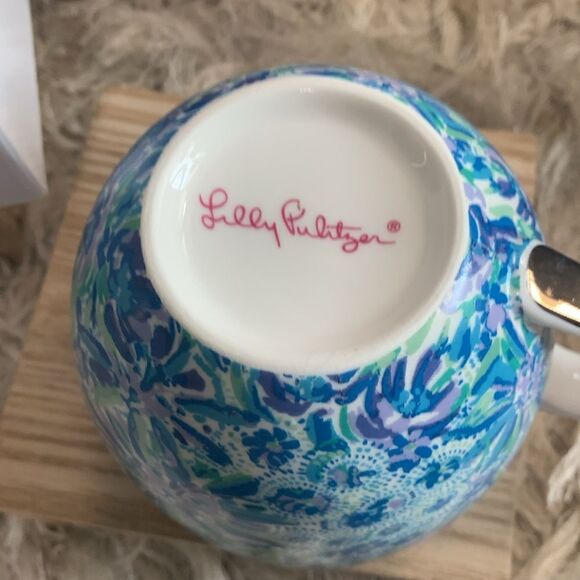 Set Of 2 Lilly Pulitzer Ceramic 12oz Mugs Blue Floral Design With Original Box - Picture 11 of 17